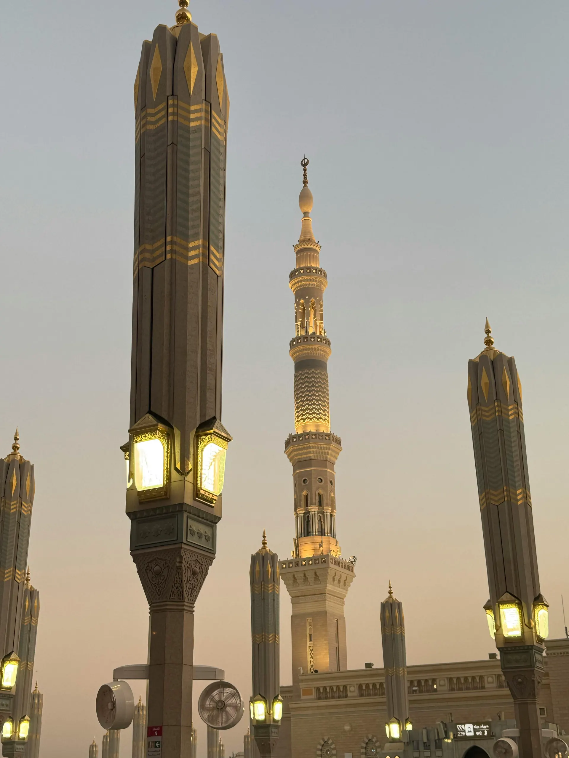 Minaretten van Medina en blauwe lucht